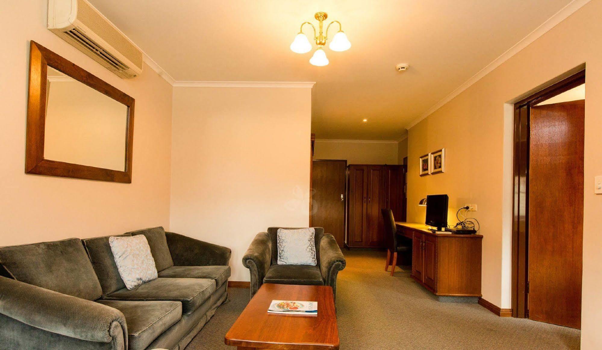 Adelaide Inn Extérieur photo