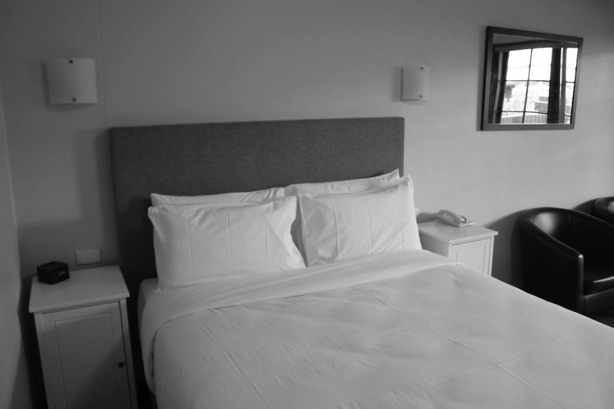 Adelaide Inn Extérieur photo