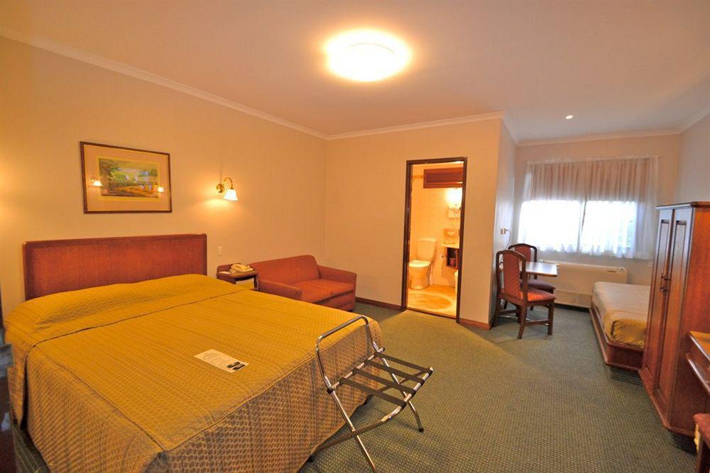 Adelaide Inn Extérieur photo